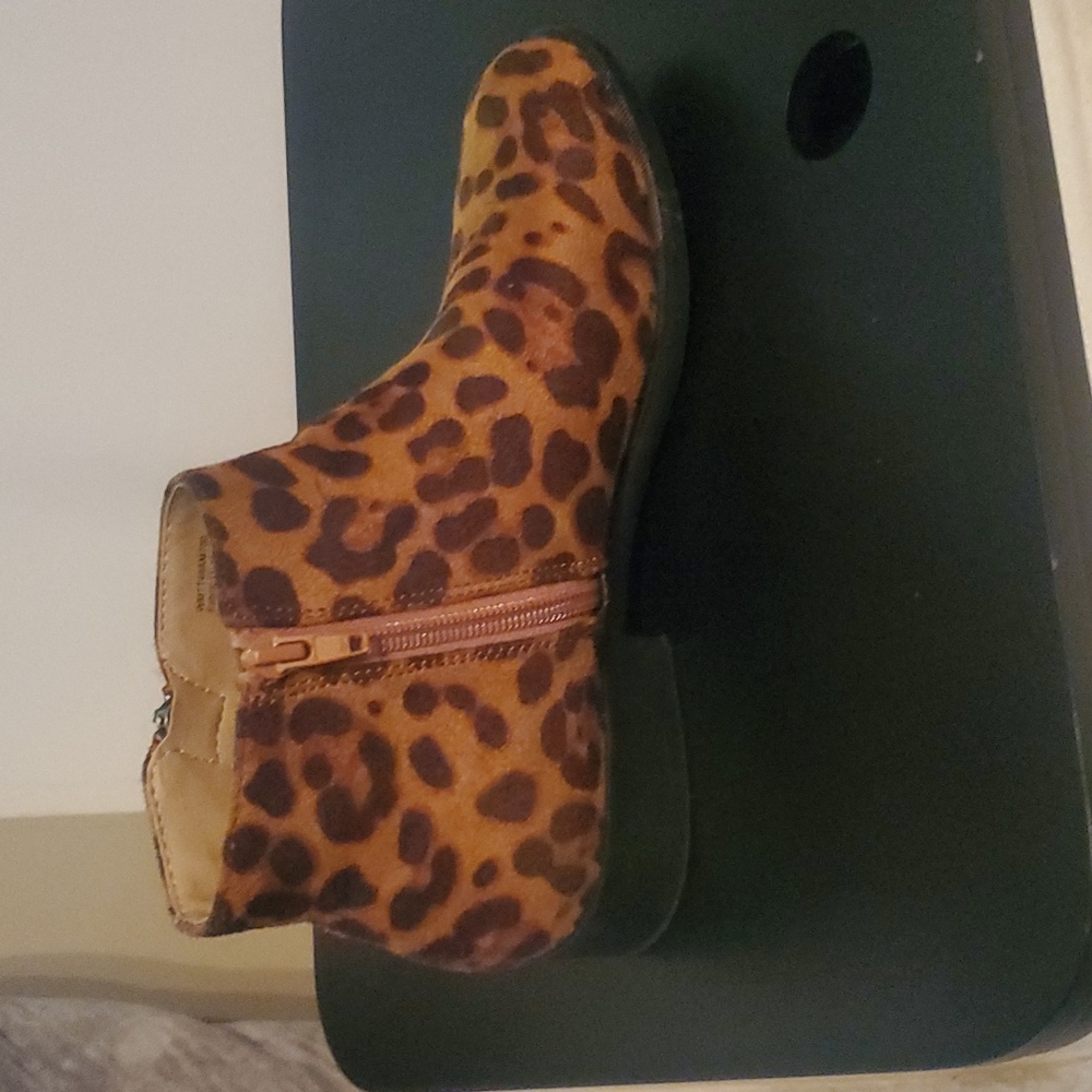 Ankle Boot - Picture 4 of 5